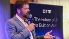 Arm将在2025年达成的两大出货量占比成就：服务器50%、PC平板40% 