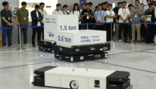 现代威亚推出物流新品进军移动机器人市场 