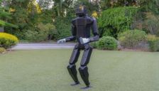 25Q3出货量暴涨500% 产品覆盖26个国家 灵足时代连续拿下Pre-A&Pre-A+两轮数千万融资！ 