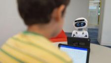 登顶《Science》子刊！芝加哥大学最新研究揭示，机器人伴侣能有效缓解儿童朗读焦虑  