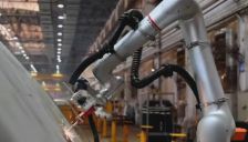 跻身国产四大家的“技术黑马”：珞石机器人+AI，高增长背后藏着哪些破局关键？ 