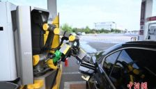 河北上线无人加油机器人 打造绿色智慧服务区 