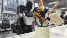 “居家技能”拉满 会做家务的机器人来了 