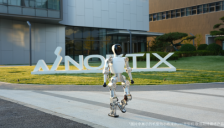 万元机器人来了！松延动力“小布米”首发热销，人形机器人叩开消费市场大门 