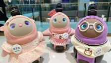日本AI玩具探店！LOVOT陪伴机器人测评 