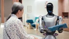 张江人形机器人加速布局康养产业 