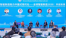 从展厅到工厂，人形机器人如何跨越规模交付瓶颈？明年是关键期｜进博会观察 