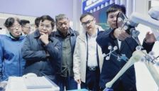 专用化破局！国产骨科手术机器人迈入全自研时代 