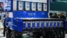 嘉定企业发布国内首款商用激光除草机器人 