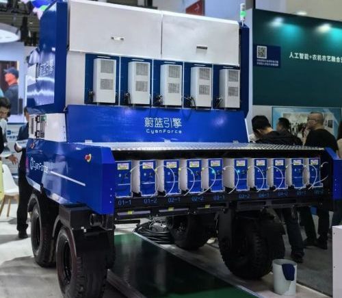嘉定企业发布国内首款商用激光除草机器人