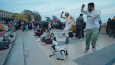 千台订单！上市即量产！消费级具身智能迎来大混战 