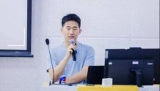 人形机器人赛道杀出“疯子”？98后清华博士退学创业，月融5亿刷新纪录 