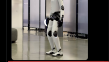 特朗普政府转向机器人 两大厂商隔空赛跑 