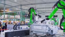 国产机器人造车方案亮相全球 埃夫特铭捷引领进口替代 