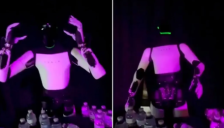 特斯拉Optimus机器人自主性遭质疑：摔倒时需人工摘除VR设备 