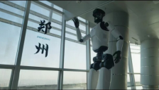 河南麦收再启 具身智能首秀 