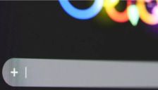 谷歌搜索测试加号按钮 用户可上传图片文档由Gemini AI深度分析 