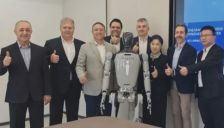 领航者2号在欧洲名企投产，中国人形机器人加速出海 