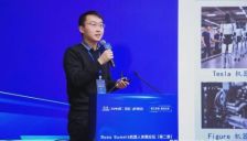 具身智能迎来关键转折：机器人大脑应售整机还是能力？ 