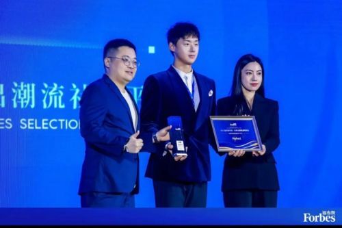 潮牌出海新变量：俞诗宇的AI全球化实验