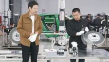 小米汽车2025年交付超41万辆 雷军直播拆车呼吁理性评价 