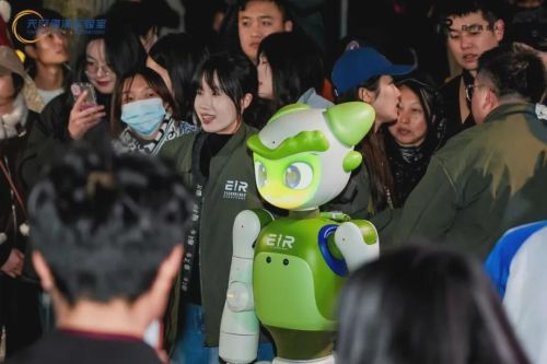 人形机器人开启情绪经济新蓝海