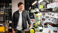 纽约人形创企结束两年秘密研发 