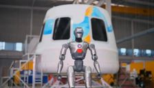 中国智造探深空 人形机器人将登天 