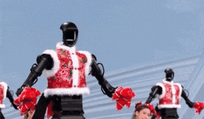 春节机器“牛马”忙不停 