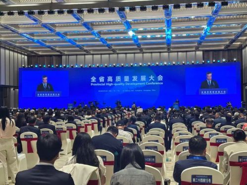 华为梁华：夯实数智基础设施 构建开放AI生态