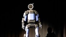 现代汽车放弃造车，10万亿投入是否明智？ 