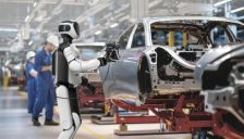 人形机器人首入宝马欧洲工厂 德国方面已批准 