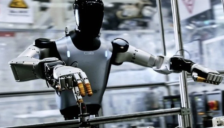 雷军时隔四年公布小米人形机器人重大突破 