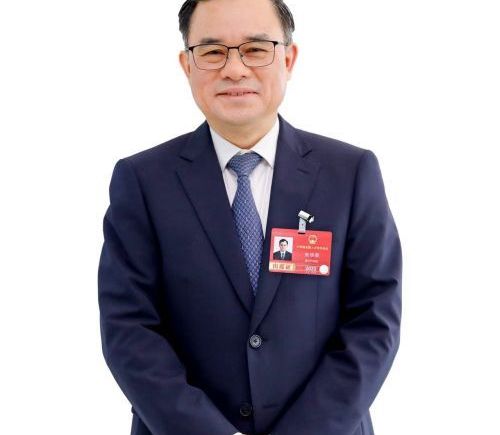 全国人大代表朱华荣：加快自动驾驶立法 推动面向消费者规模化商用