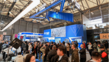 石智航AWE首秀 凭实干斩获吉尼斯纪录 