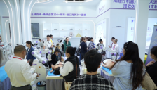 德壹机器人亮相广州美博会 AI科技助力美业健康转型 