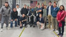 硅谷华裔创业家人形机器人公司18个月落地 获苹果SpaceXNASA订单 