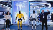 开普勒K2大黄蜂亮相AWE2026 展示工业级人形机器人实力 