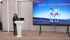 北京人形机器人半马合作交付 开源生态探索智能技术边界 