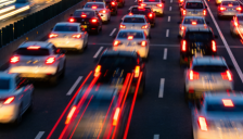 中国汽车问鼎全球销冠 欢呼之余更需清醒 