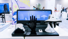 猿声科技亮相2025中国机器人行业年度评选维科杯 