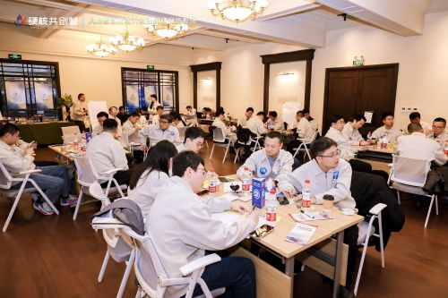 具身智能行业早期百花齐放 发展路径引热议