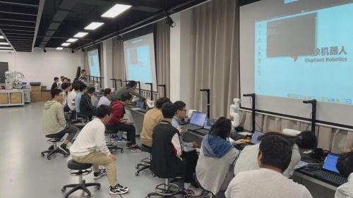 复旦实验室回头客：协作机械臂凭实力常驻顶尖学府