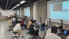 复旦实验室回头客：协作机械臂凭实力常驻顶尖学府 