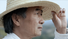 AI仿文混入教辅 刘亮程发声：作家一生形成的风格不该被技术漠视伤害 