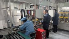 90秒下线一个关节、成本降至百元级 泉智博CEO陈万楷：人形机器人正从“实验室组装”迈向“规模化制造” 