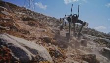 大疆系机器人公司璇玑动力半年内再获数亿融资 产业基金青睐能扛活的机器狗 