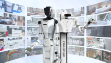 睿尔曼发布全球首个官方AI原生机械臂，构建从开发层到服务层的AI全链路智能体验 