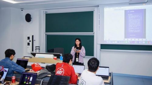 一句话生成校园小应用！浙大“灵光手搓局”解锁AI创作新体验