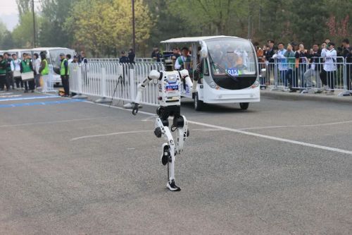 具身天工Ultra半马排位赛：以硬核技术筑牢具身智能国家队根基